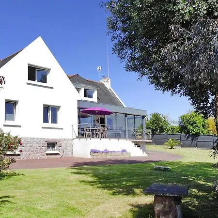 Cottage, Casa de Férias Ploubazlanec